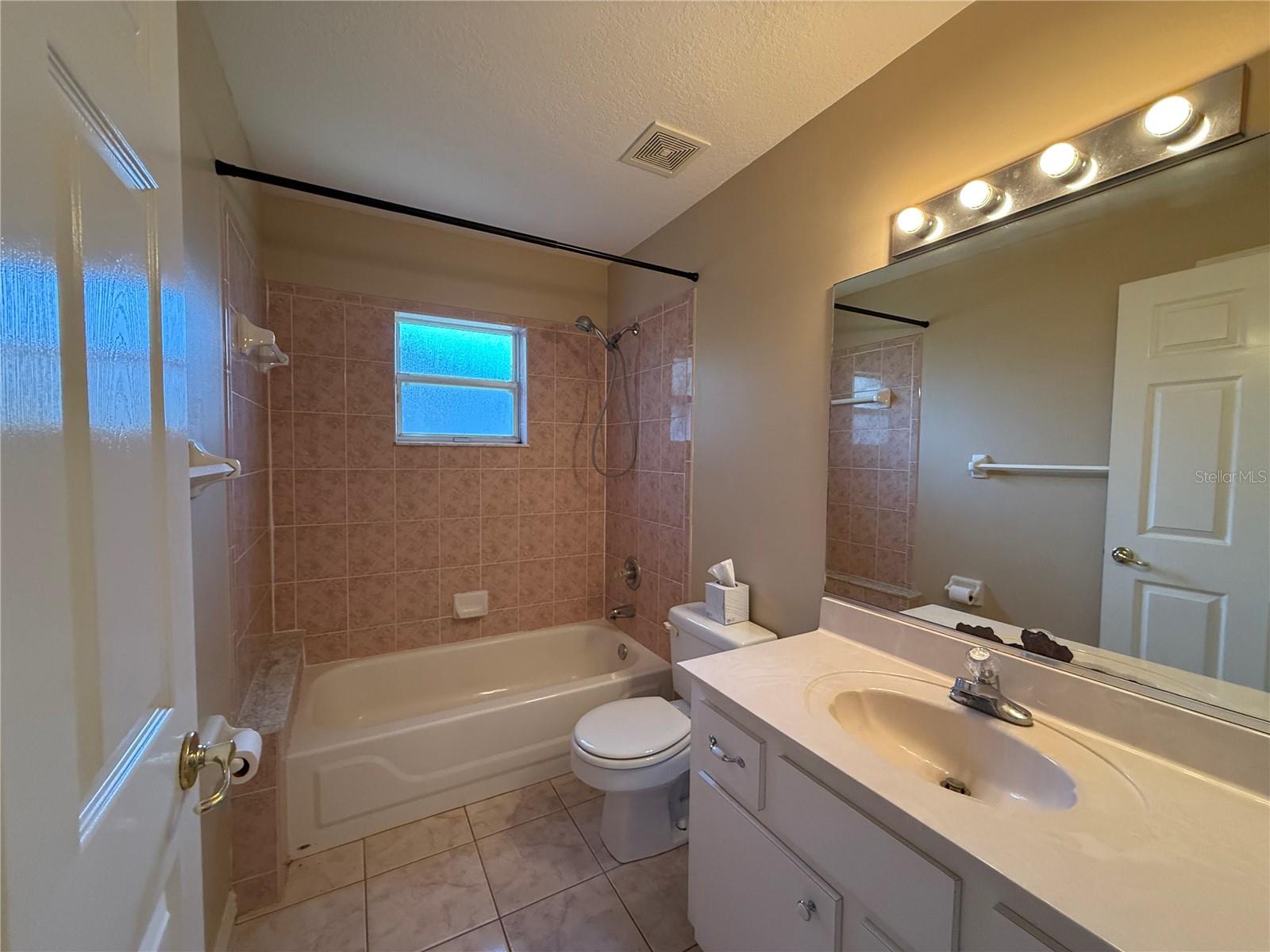 Image 20 of 26 For 1509 Queen Palm Drive