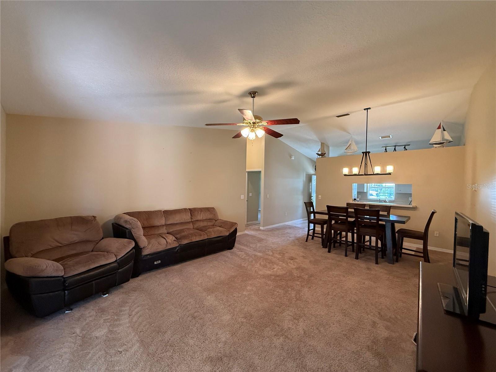 Image 5 of 26 For 1509 Queen Palm Drive