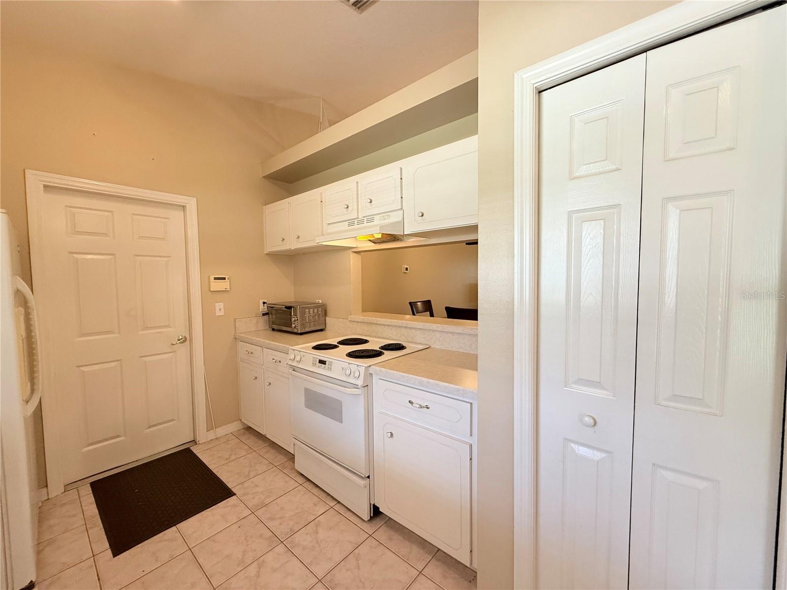 Image 8 of 26 For 1509 Queen Palm Drive