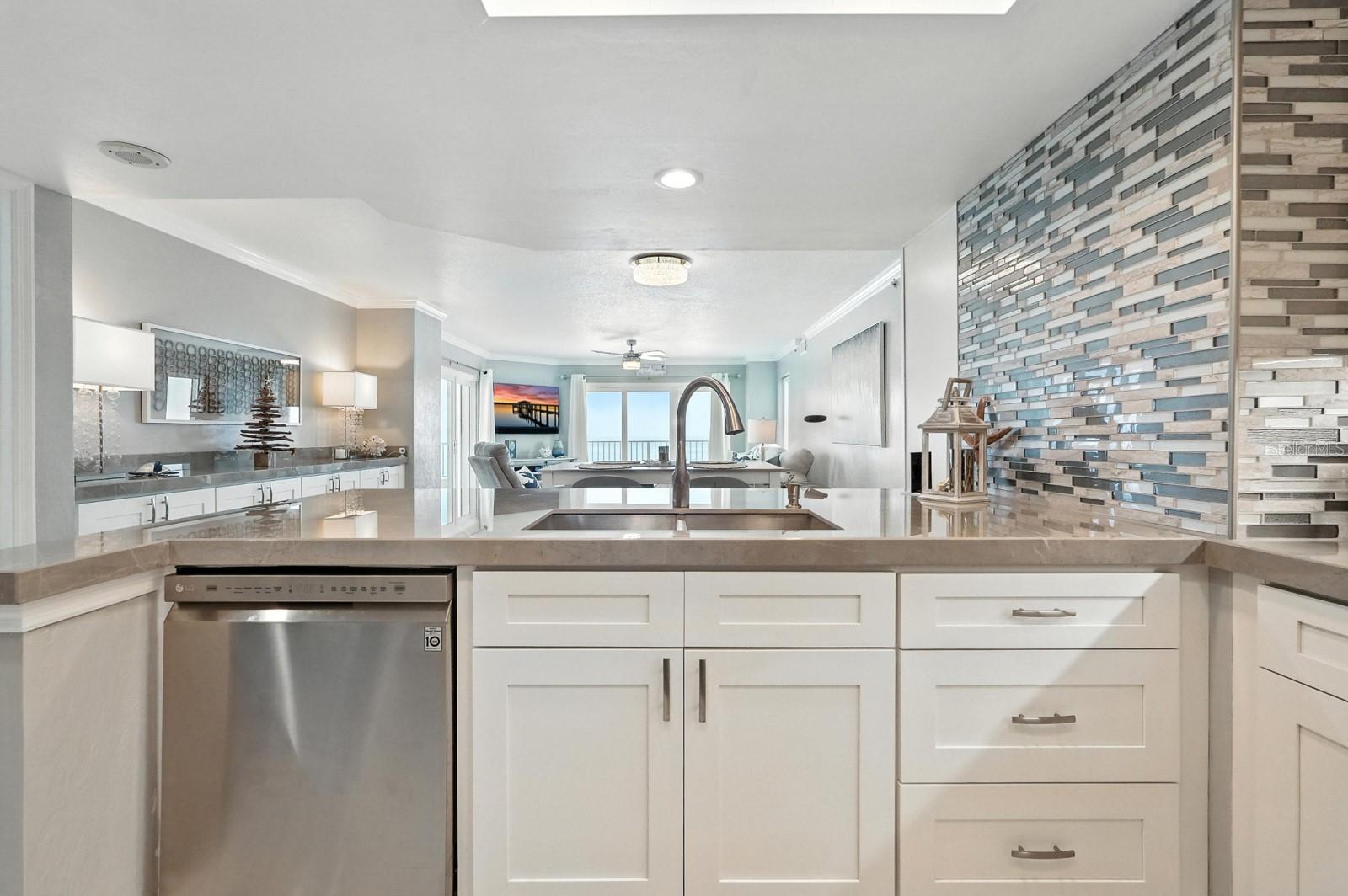 Image 15 of 59 For 2937 Atlantic Avenue 703