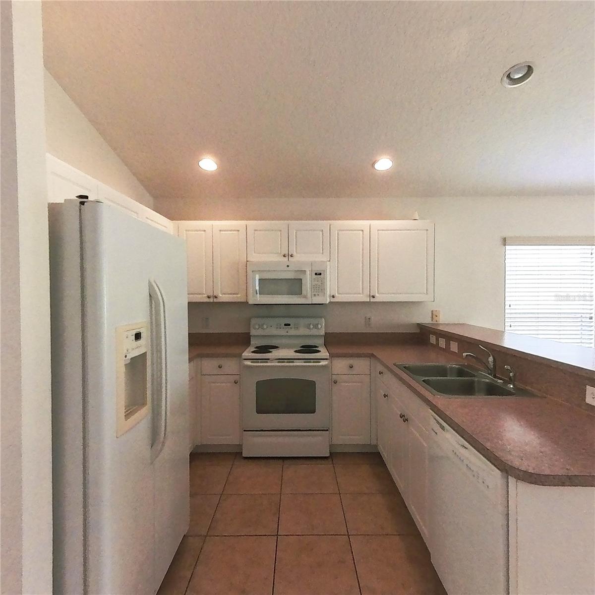 Image 15 of 44 For 659 Coral Trace Boulevard
