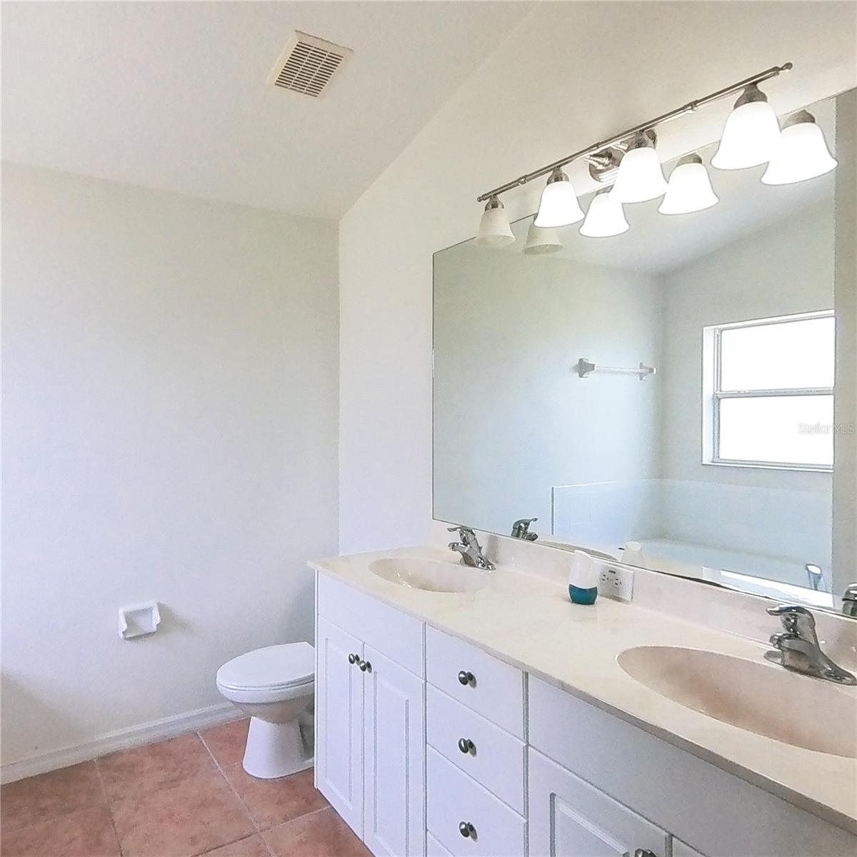 Image 16 of 44 For 659 Coral Trace Boulevard