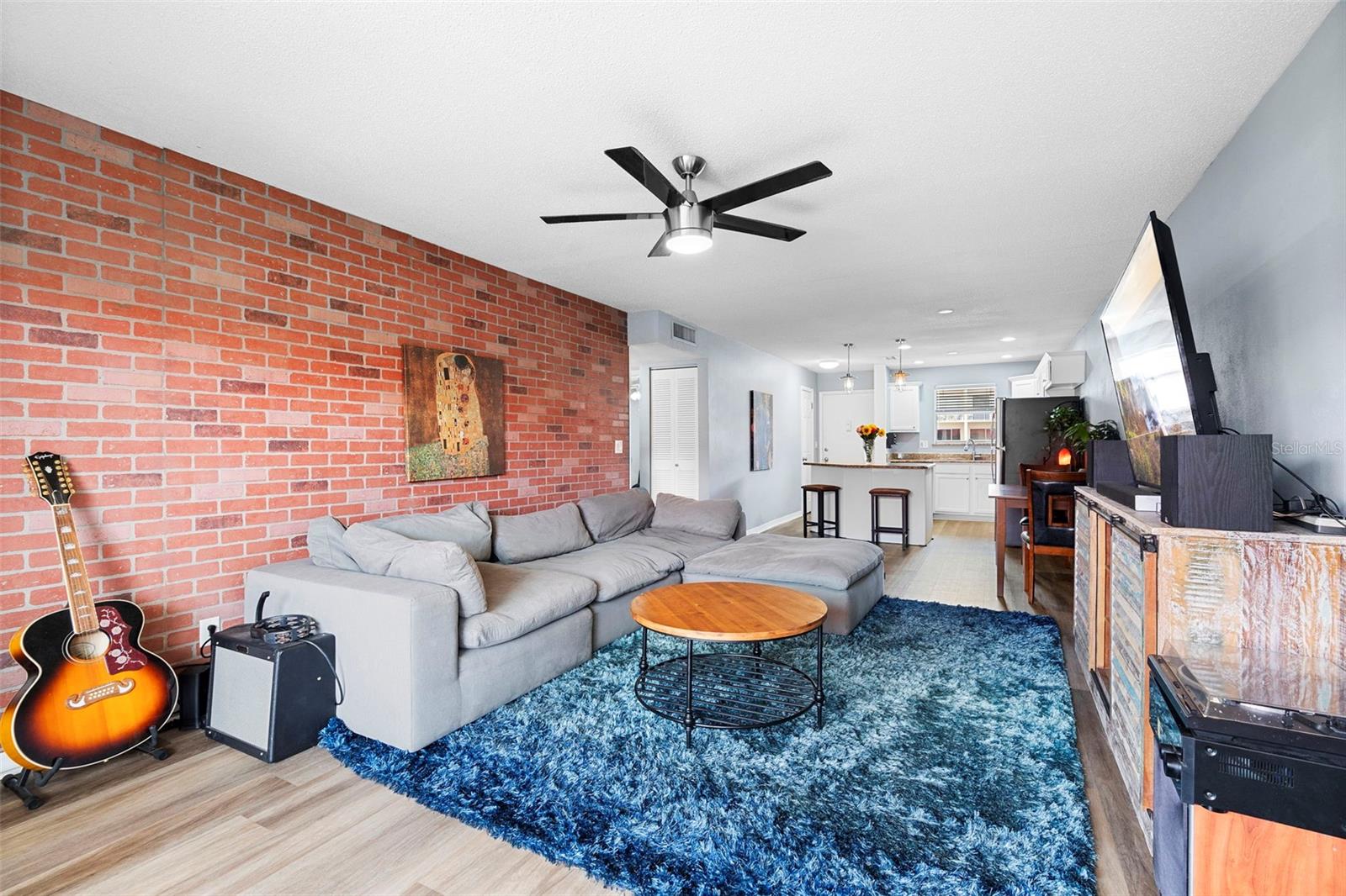 Image 18 of 29 For 2801 Halifax Avenue 246