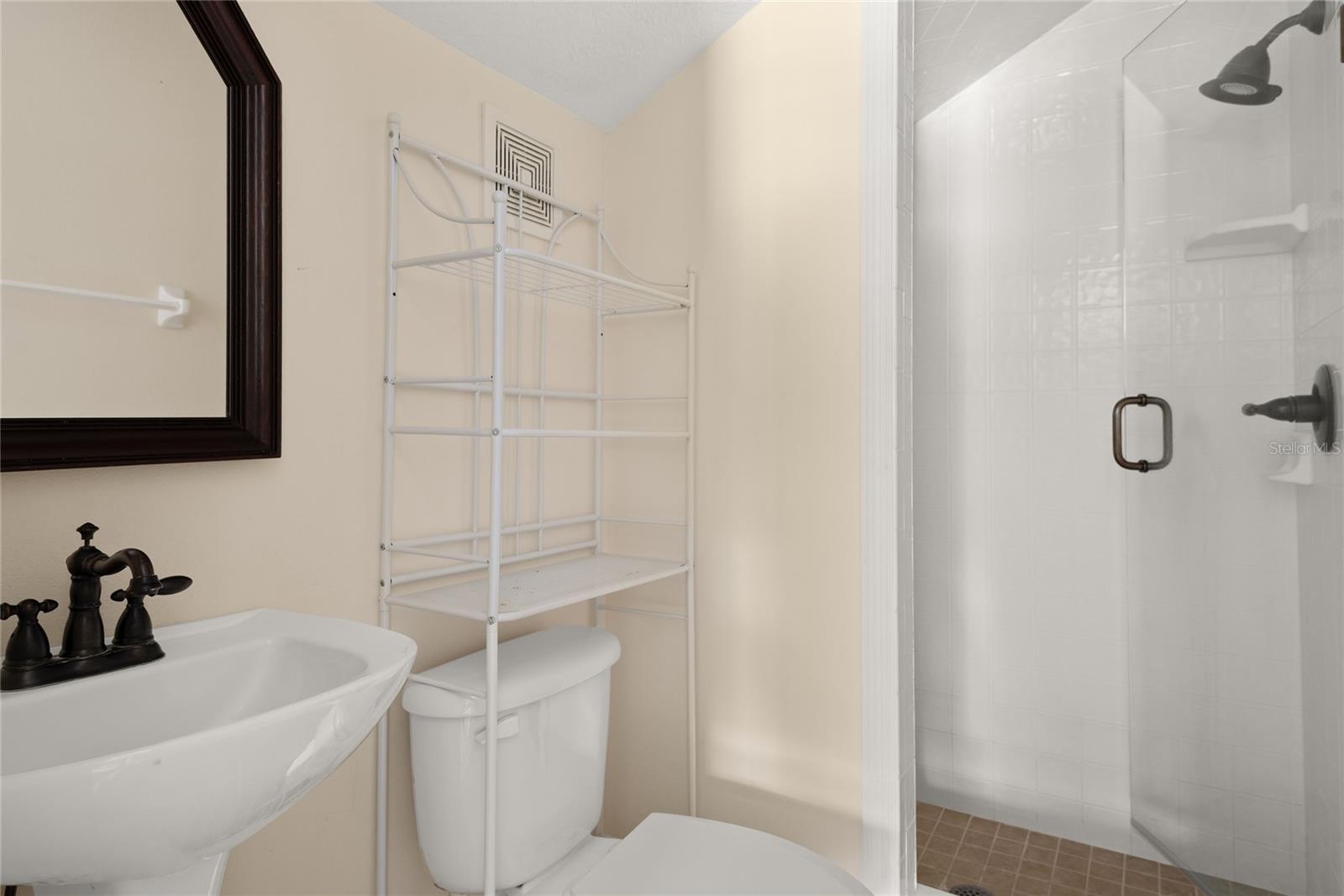 Image 33 of 46 For 417 Gleneagles Drive