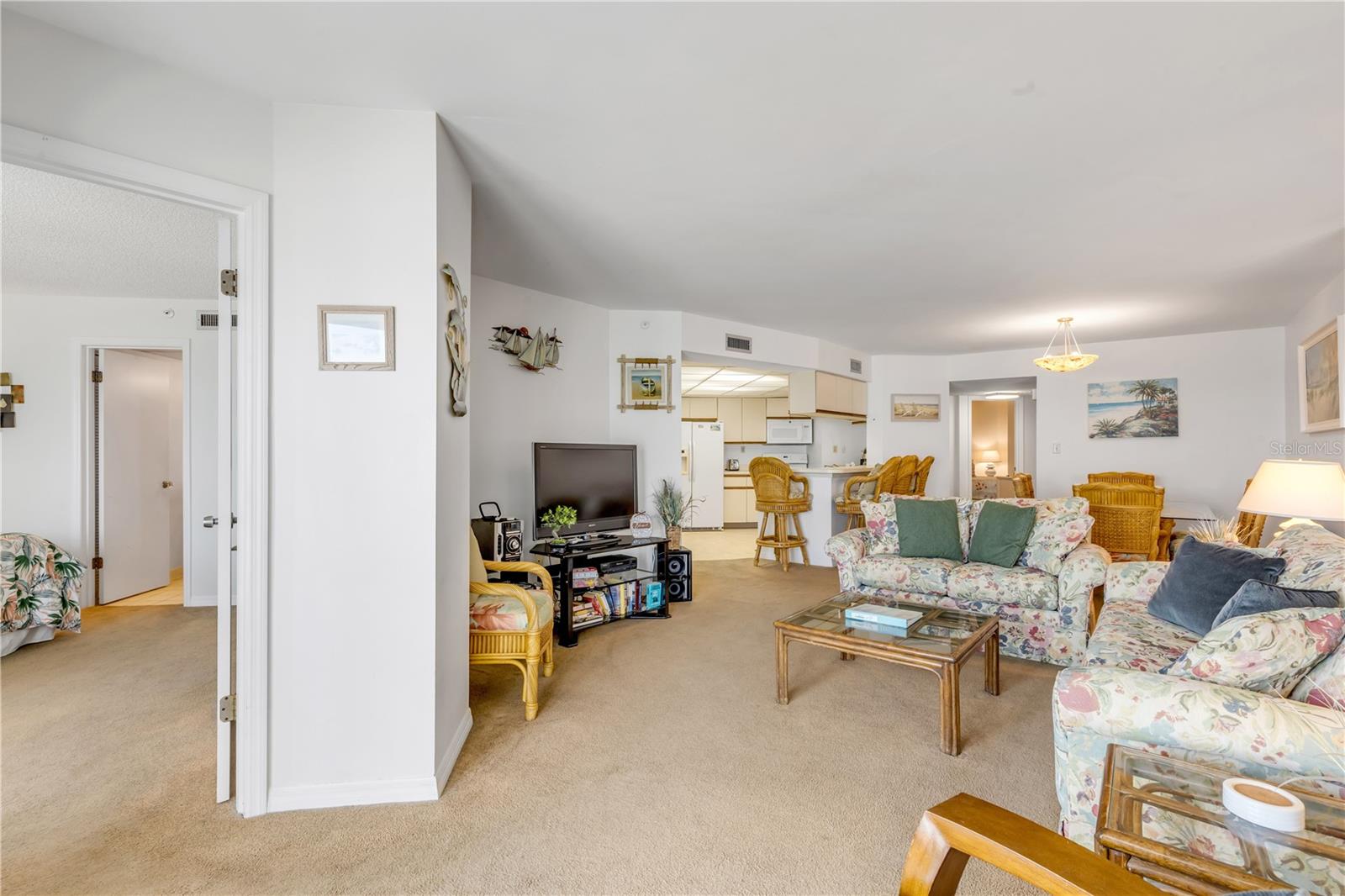 Image 21 of 55 For 5207 Atlantic Avenue 424