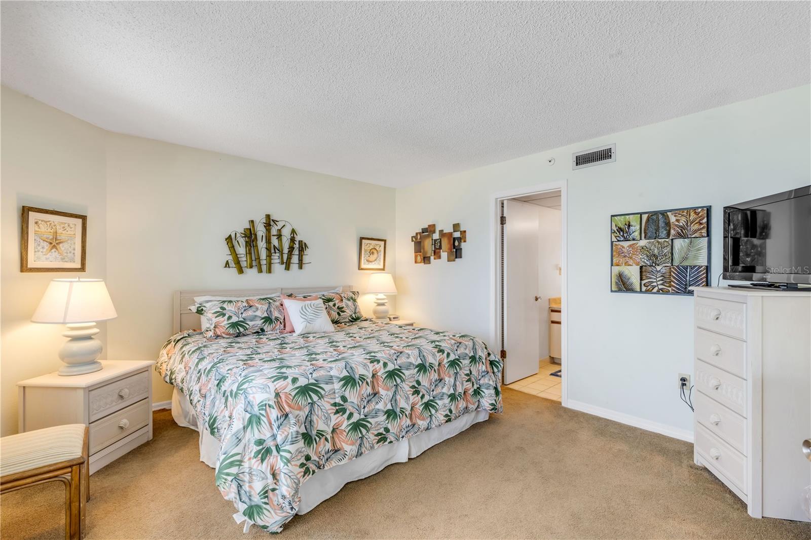 Image 30 of 55 For 5207 Atlantic Avenue 424