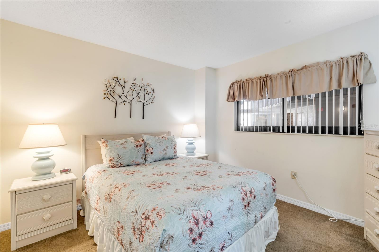 Image 9 of 55 For 5207 Atlantic Avenue 424