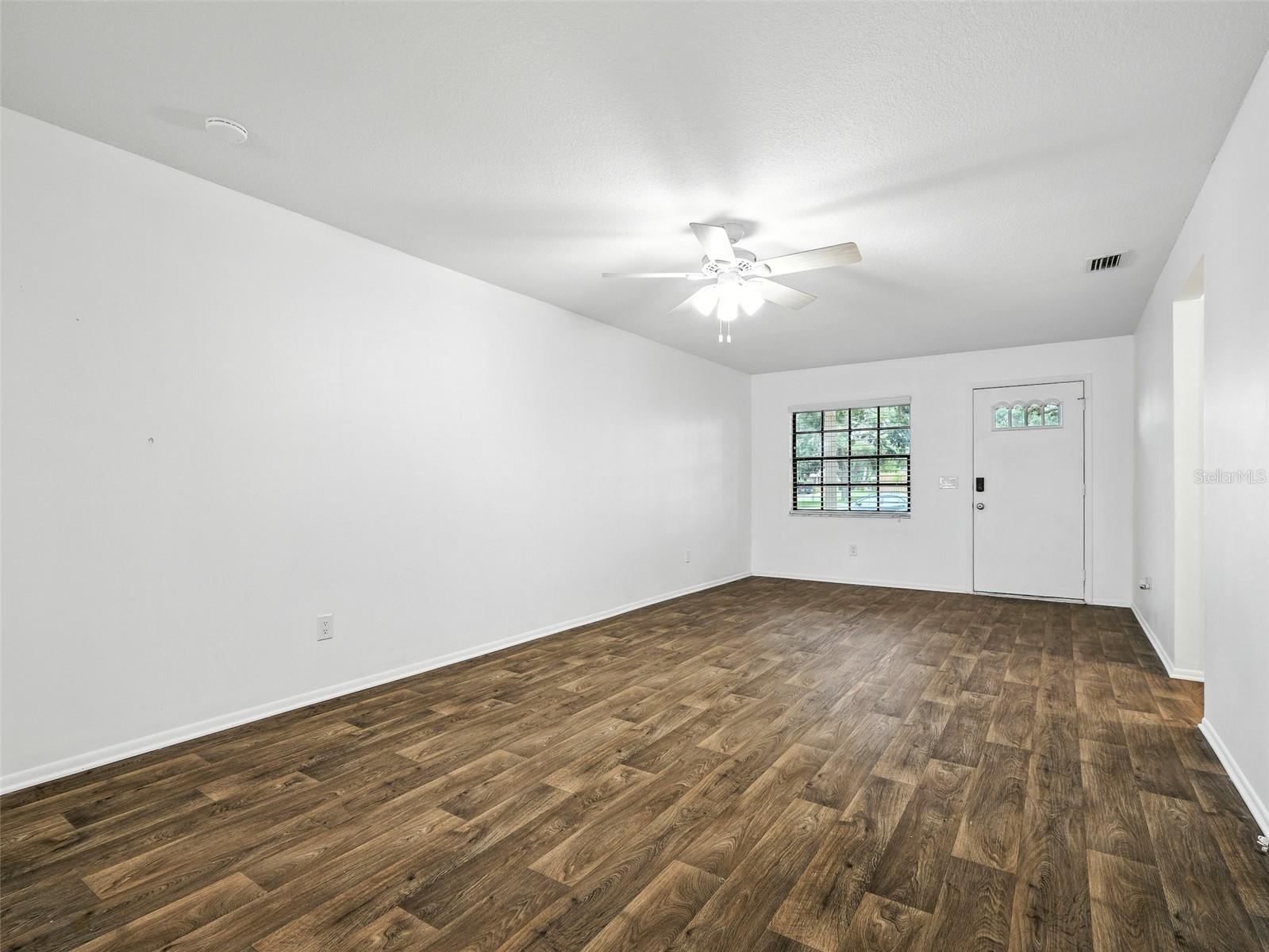 Image 14 of 37 For 803 Egret Court
