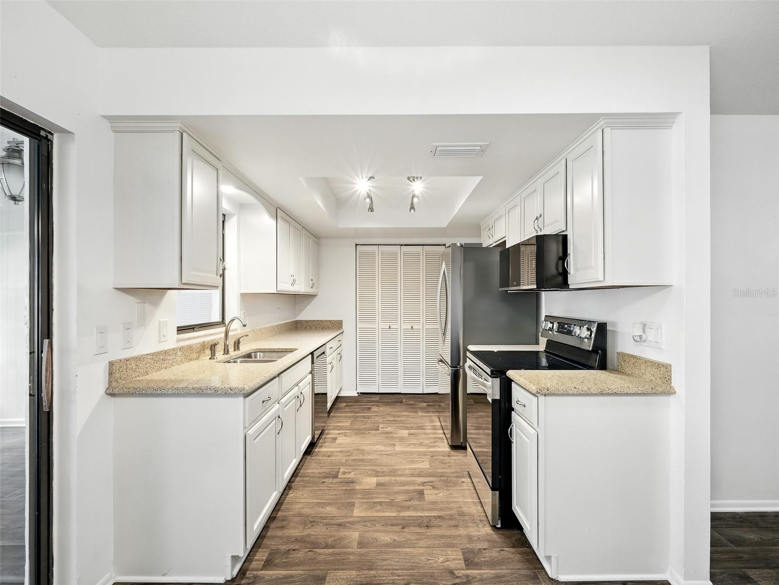 Image 16 of 37 For 803 Egret Court