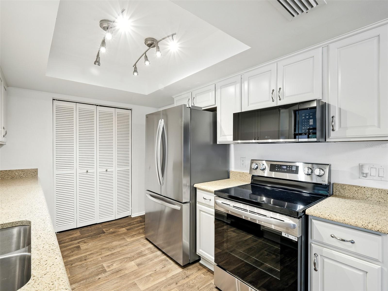 Image 18 of 37 For 803 Egret Court
