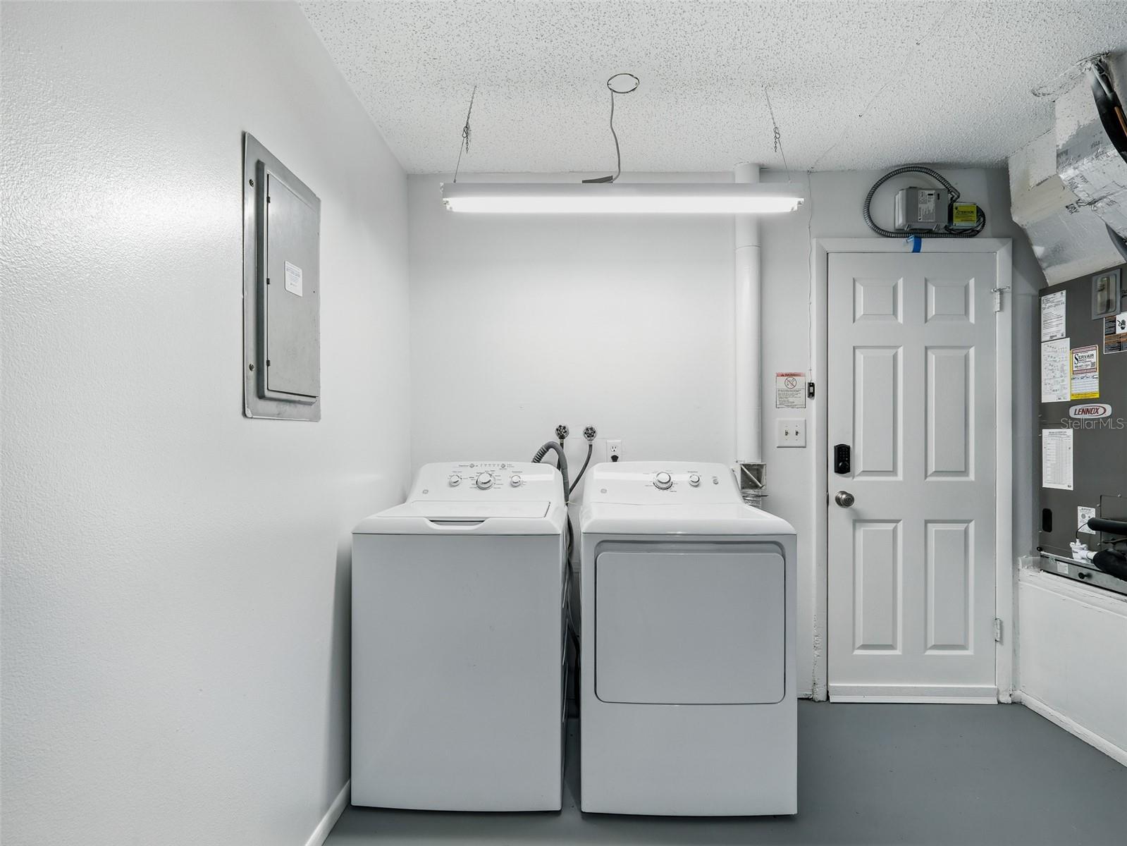 Image 31 of 37 For 803 Egret Court