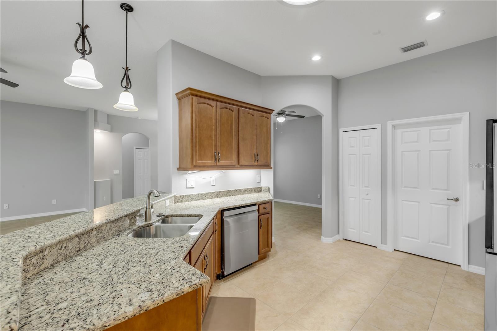 Image 24 of 54 For 3345 Tesoro Circle