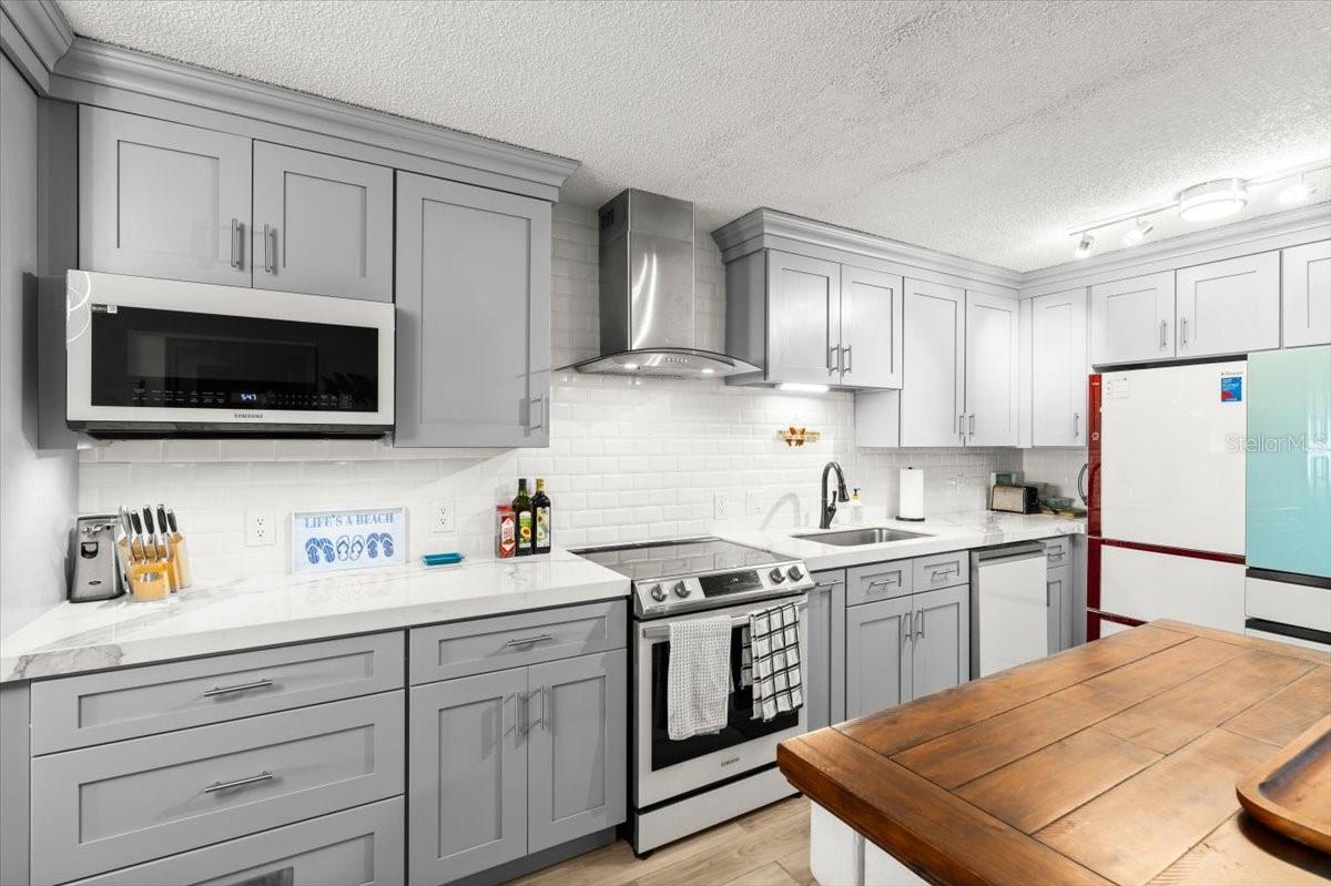 Image 6 of 29 For 2222 Ocean Shore Boulevard 102b