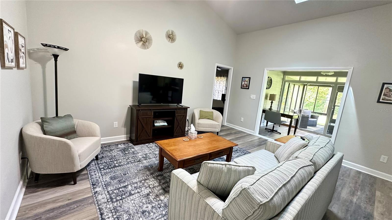 Image 5 of 25 For 782 Pine Shores Circle