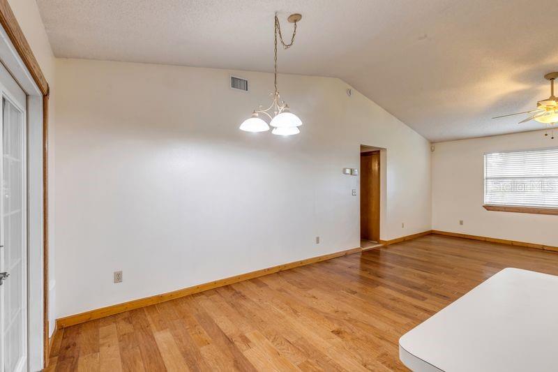 Image 5 of 42 For 488 Summit Avenue