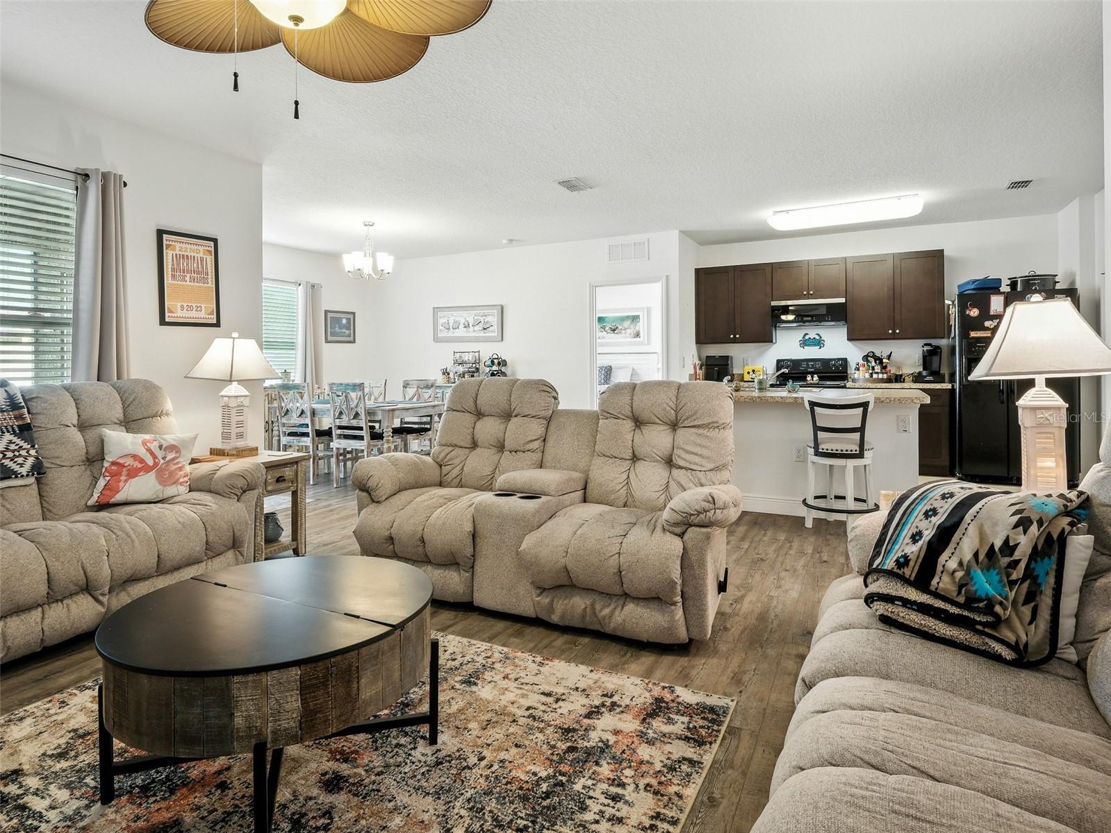 Image 11 of 40 For 438 Pink Coral Lane