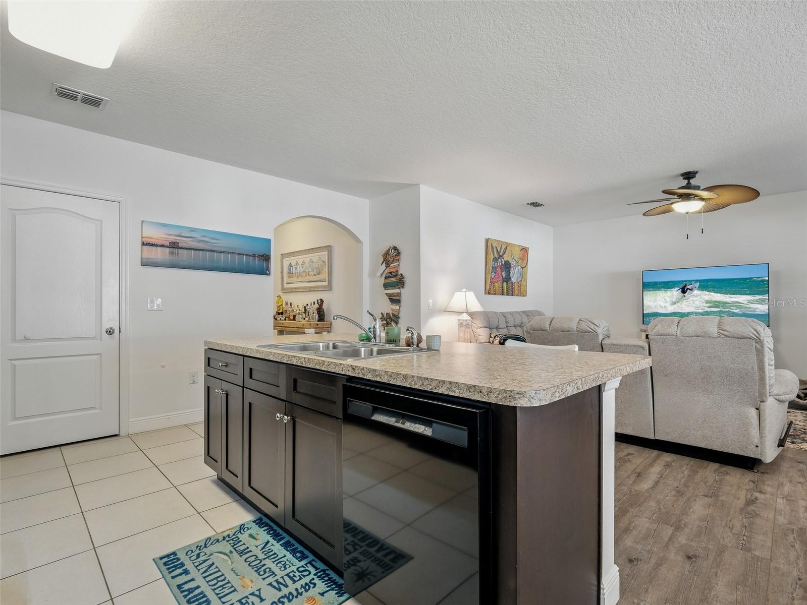 Image 6 of 40 For 438 Pink Coral Lane