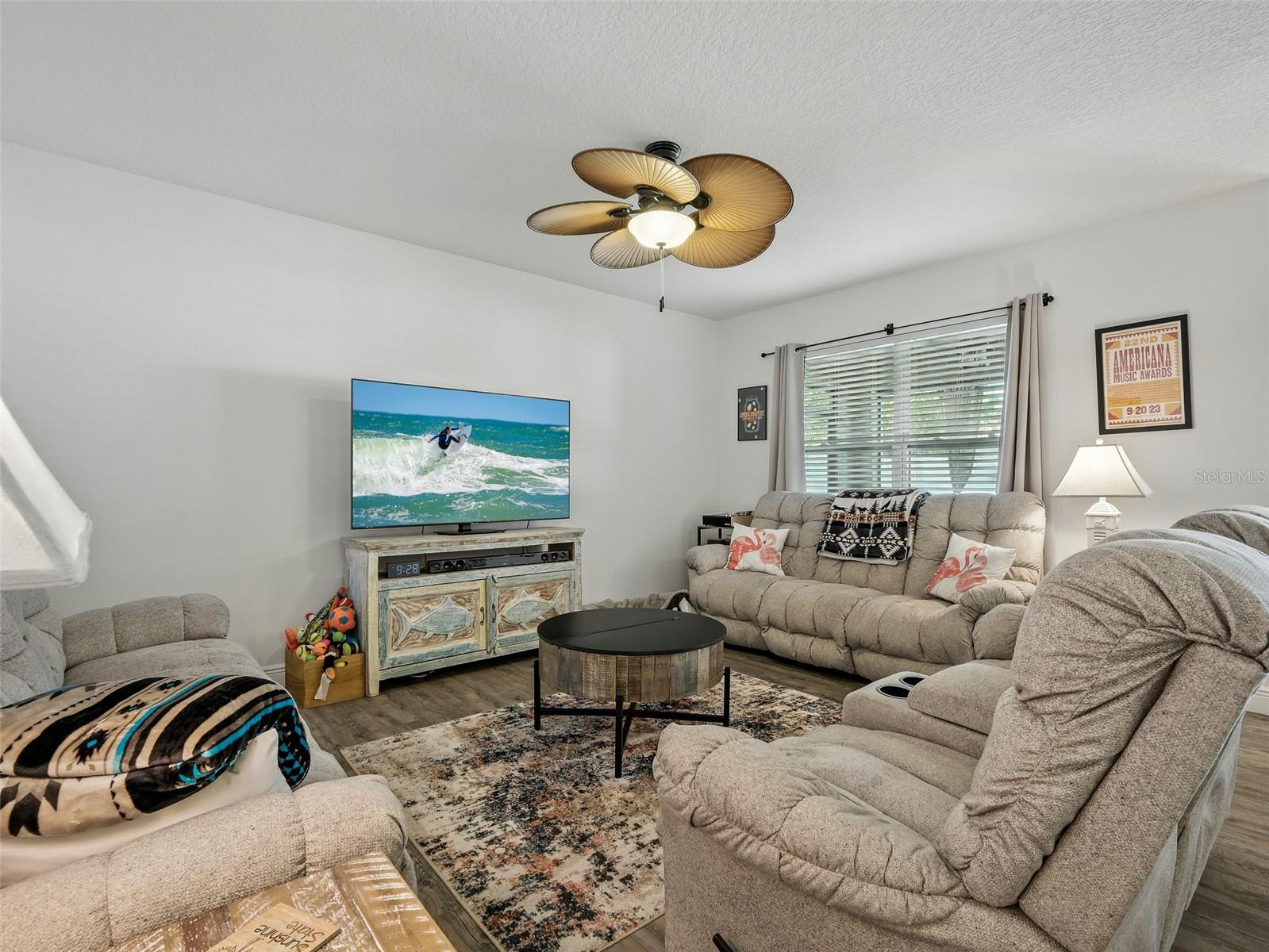 Image 9 of 40 For 438 Pink Coral Lane