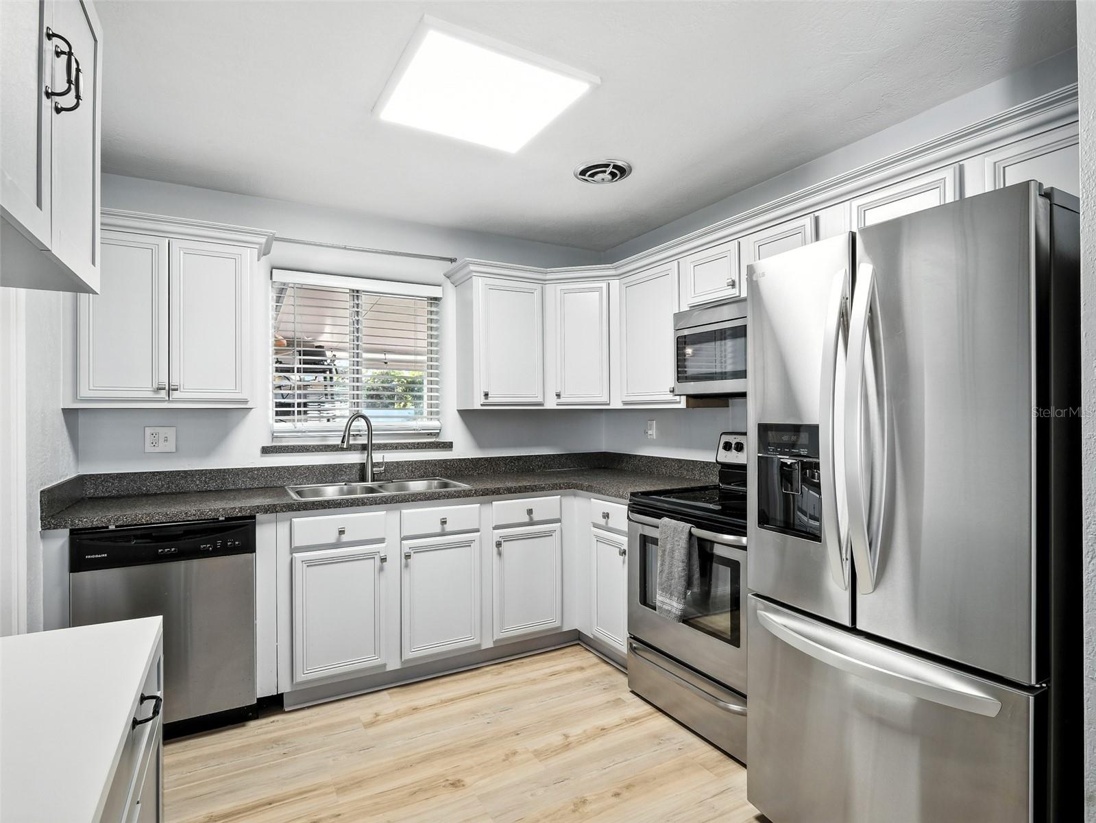 Image 14 of 44 For 1504 Southard Avenue