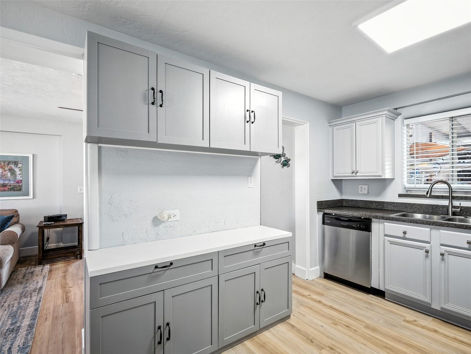 Image 17 of 44 For 1504 Southard Avenue