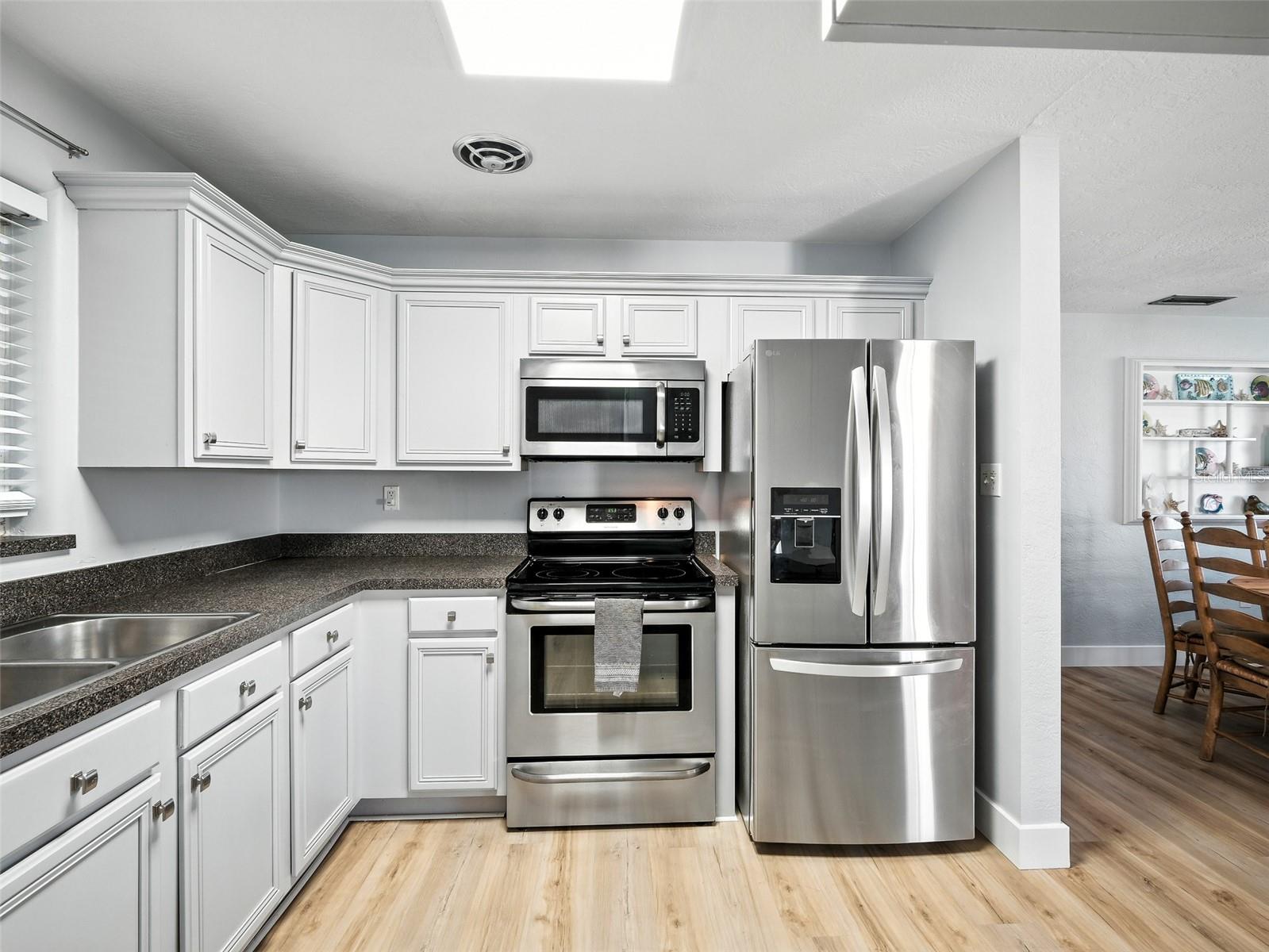 Image 18 of 44 For 1504 Southard Avenue