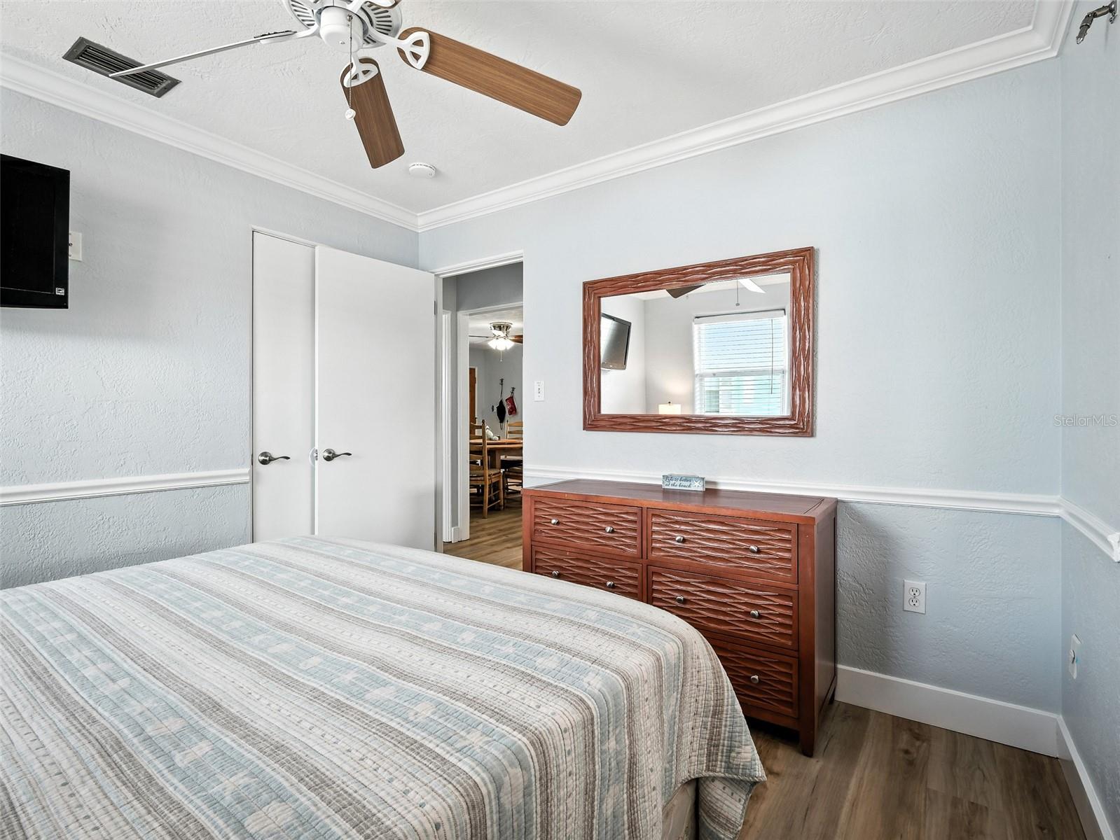 Image 23 of 44 For 1504 Southard Avenue