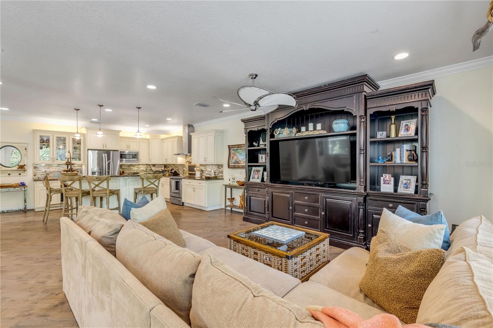 Image 14 of 84 For 123 Marina Bay Drive