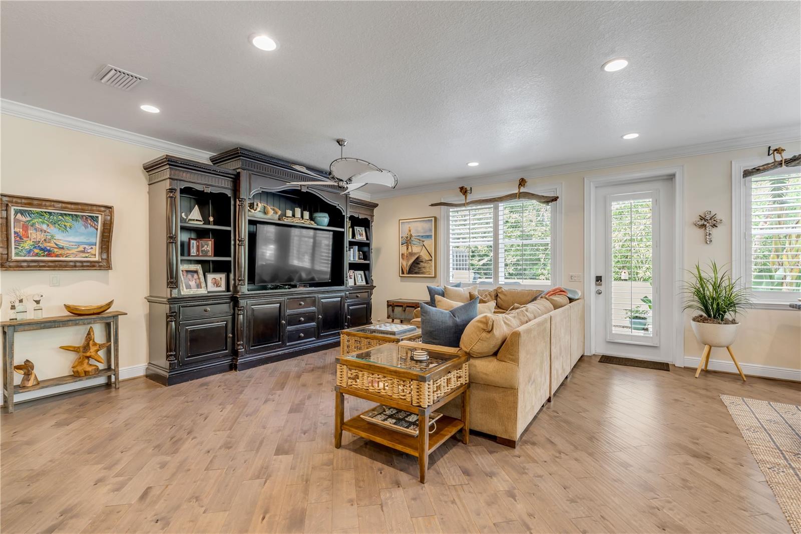 Image 17 of 84 For 123 Marina Bay Drive