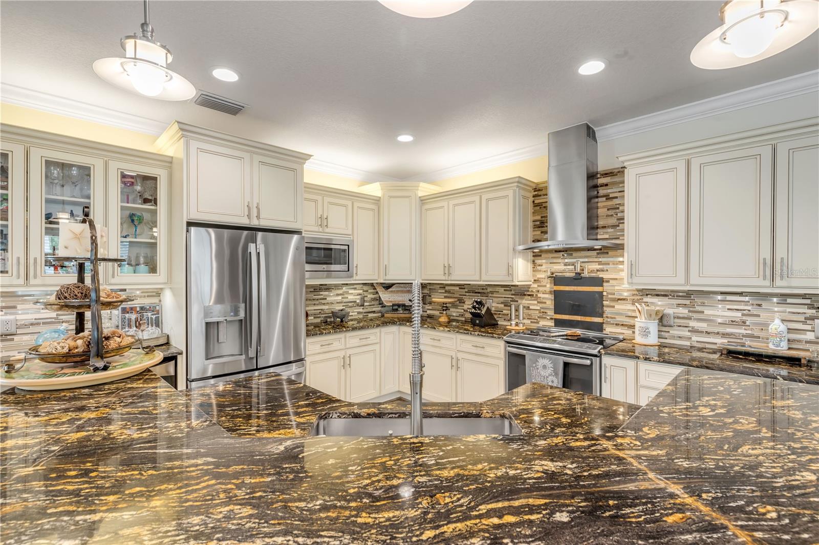 Image 20 of 84 For 123 Marina Bay Drive