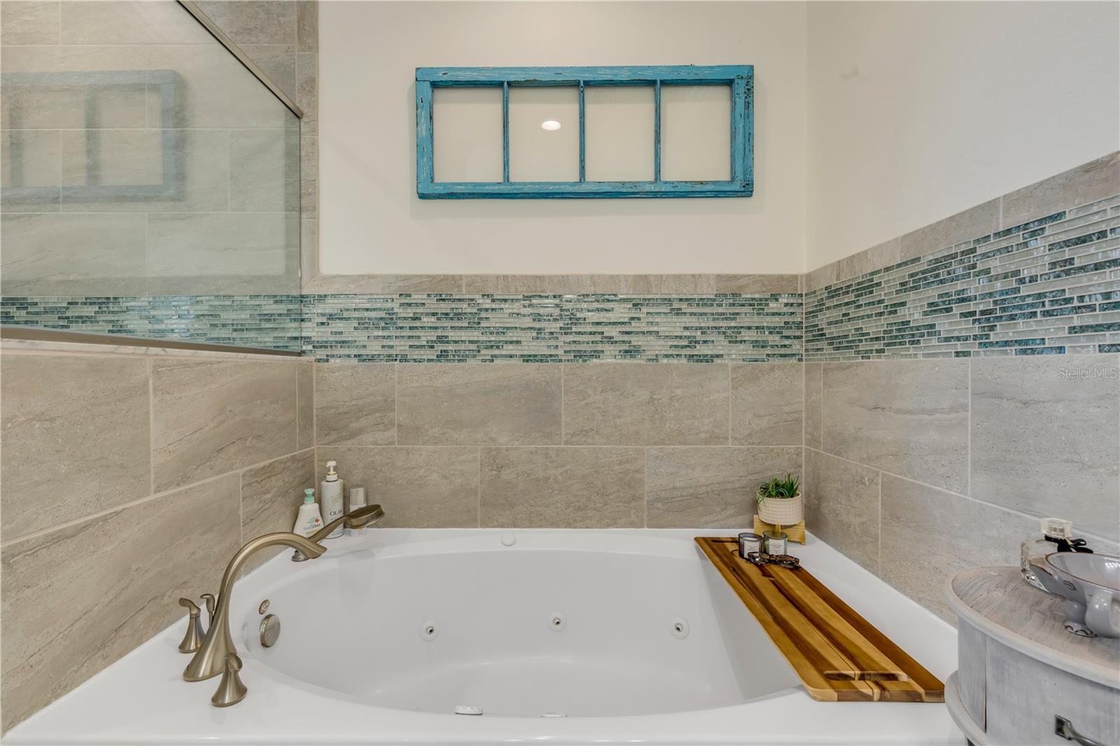 Image 42 of 84 For 123 Marina Bay Drive