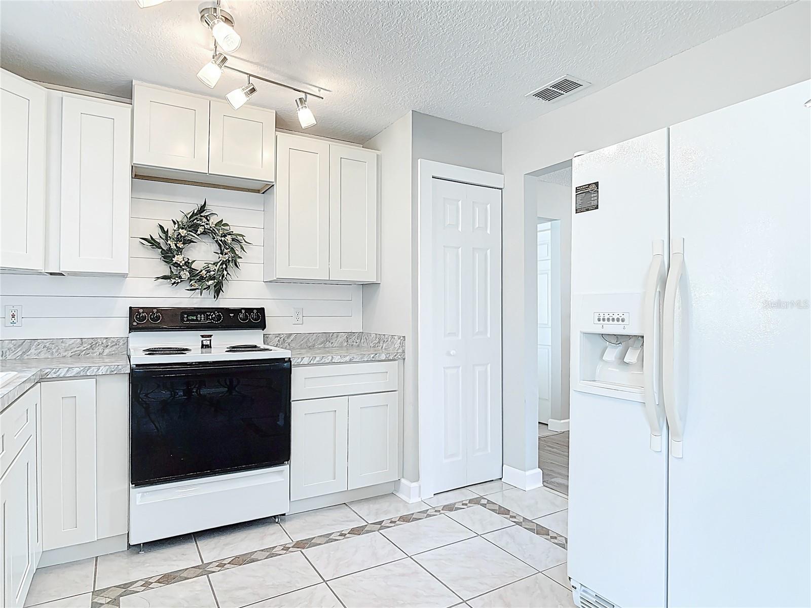 Image 13 of 40 For 1174 Margina Avenue