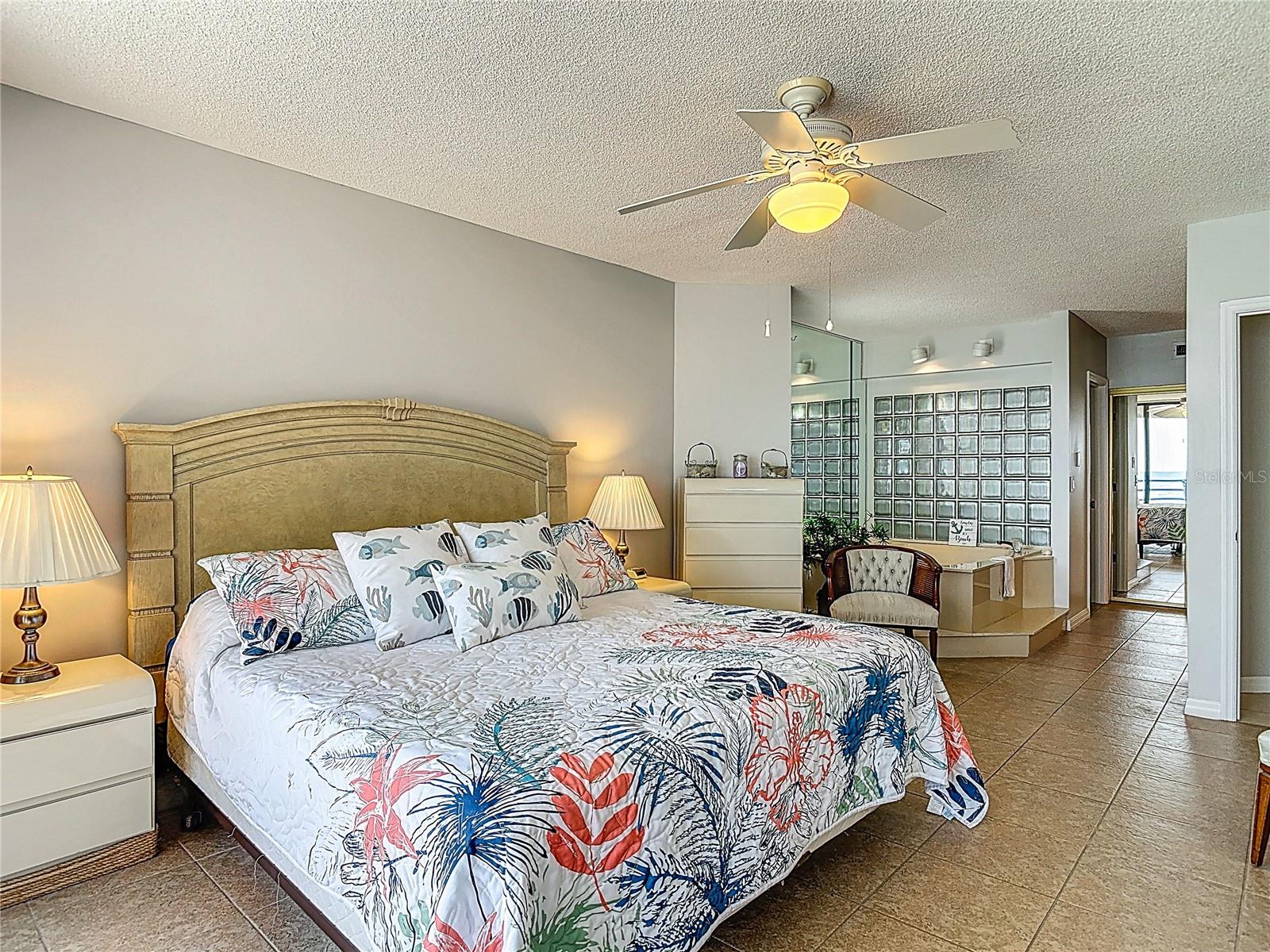 Image 16 of 30 For 4493 Atlantic Avenue 3040