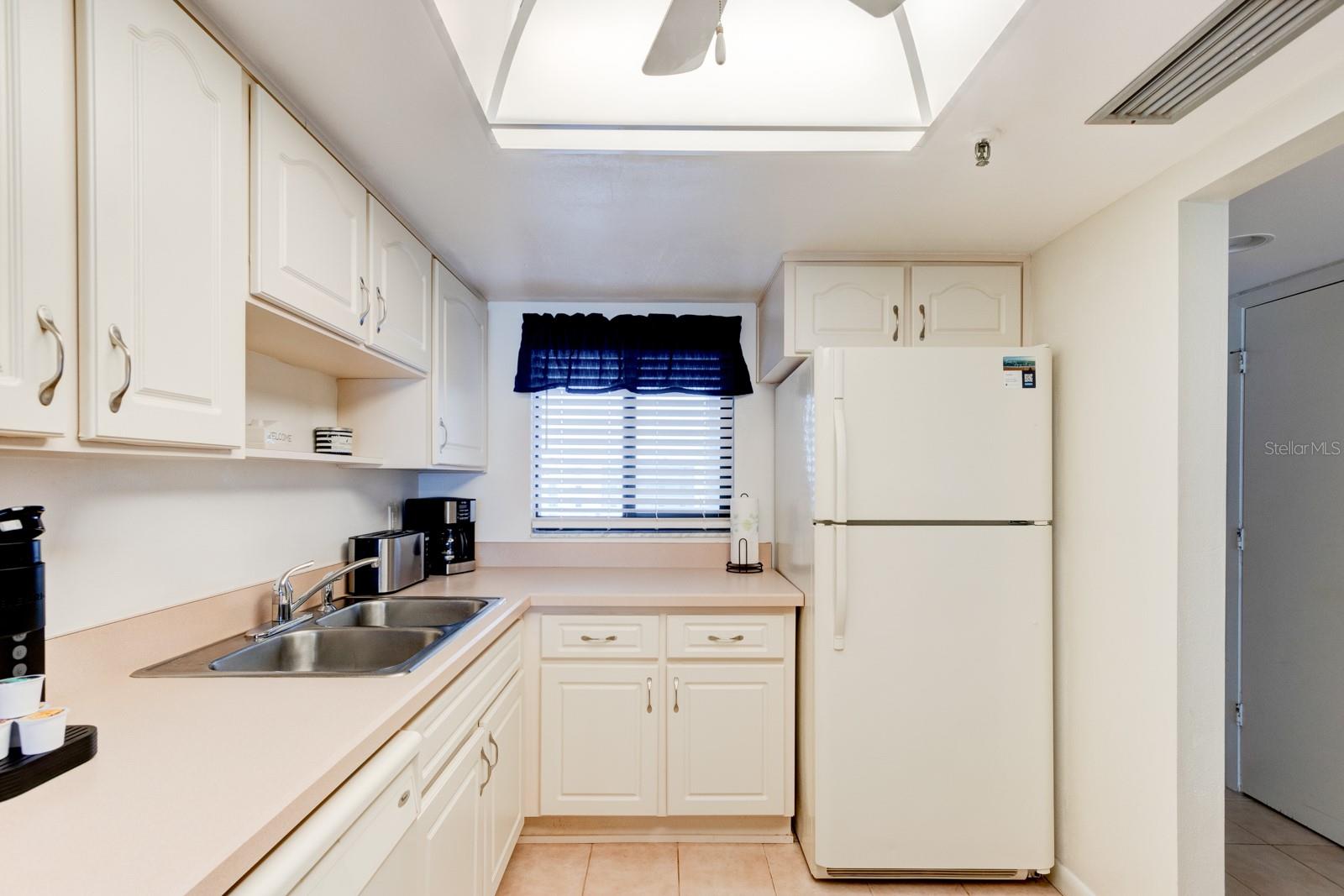 Image 9 of 26 For 5301 Atlantic Avenue 52