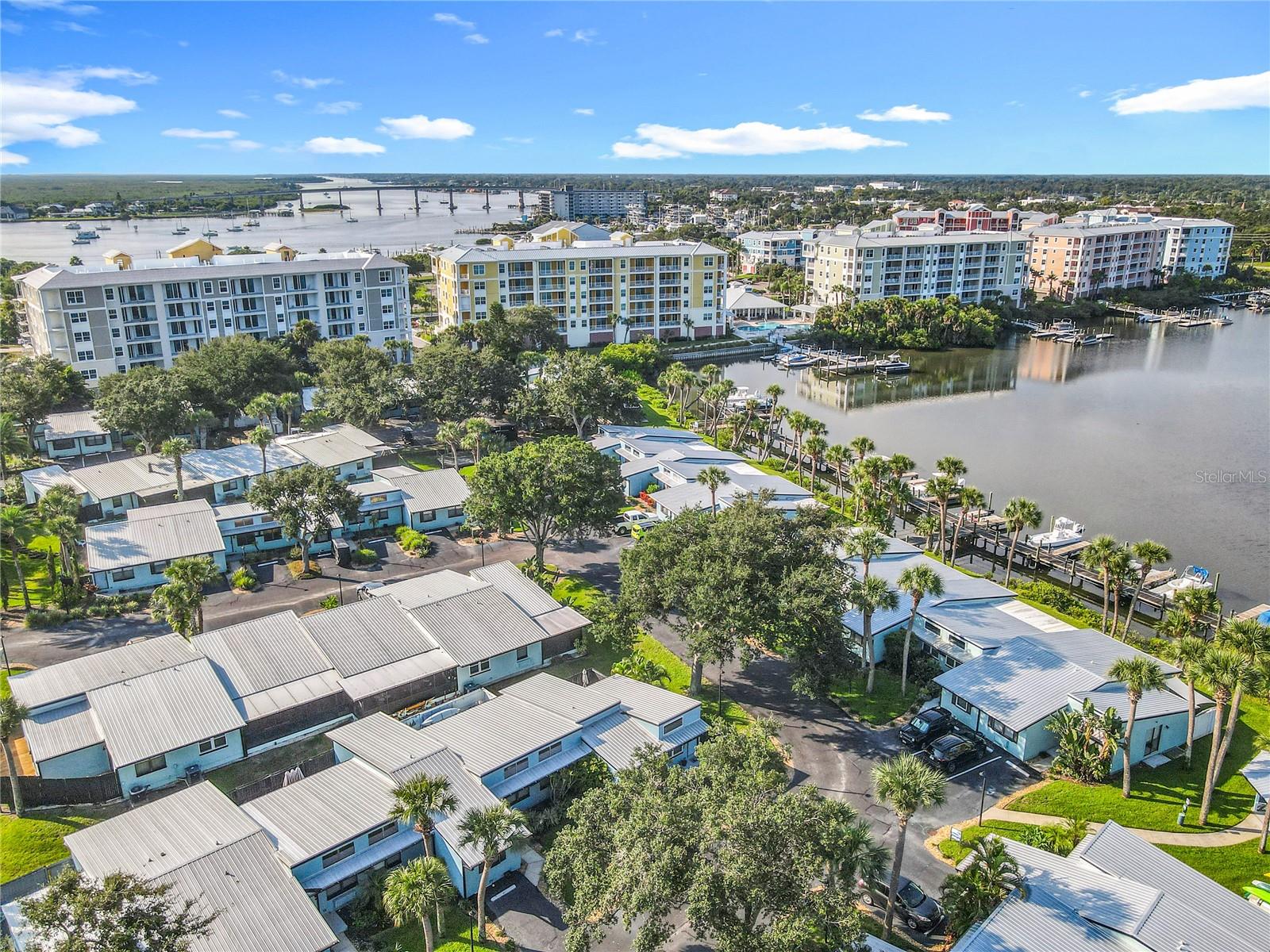 Image 4 of 50 For 85 Heather Point Court 850