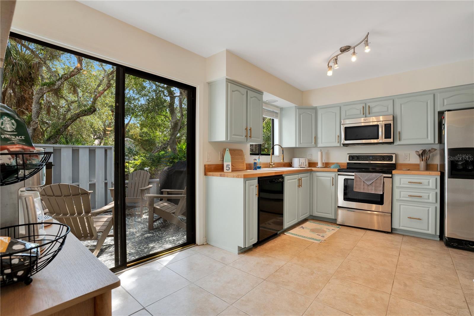 Image 14 of 45 For 4402 Sea Cove