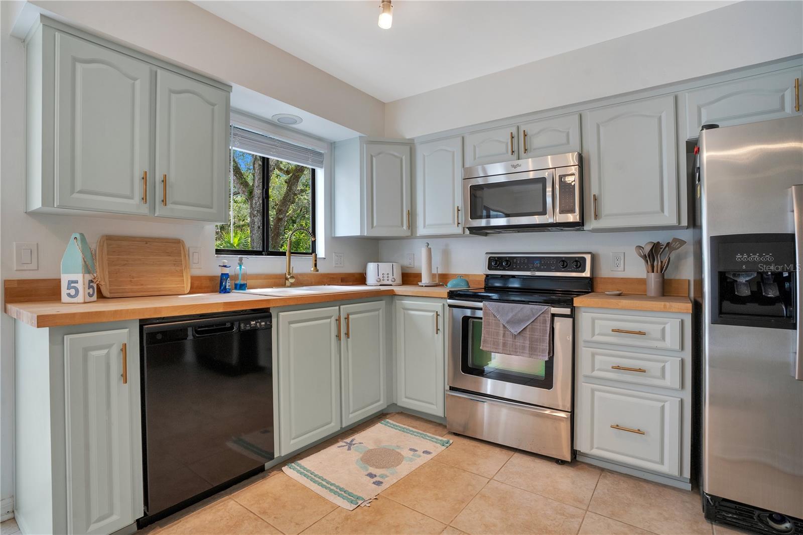 Image 17 of 45 For 4402 Sea Cove