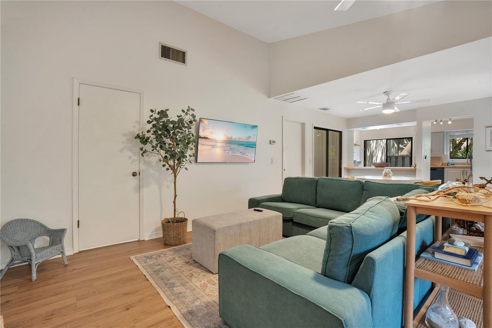 Image 6 of 45 For 4402 Sea Cove