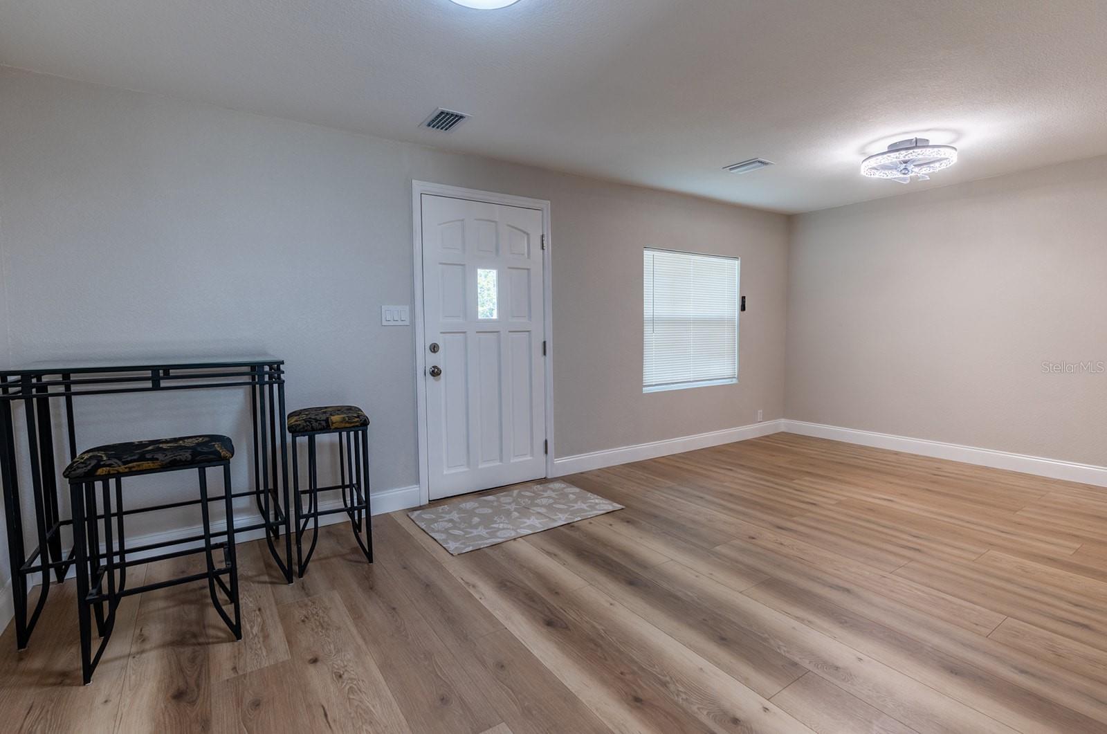Image 5 of 32 For 908 3rd Street