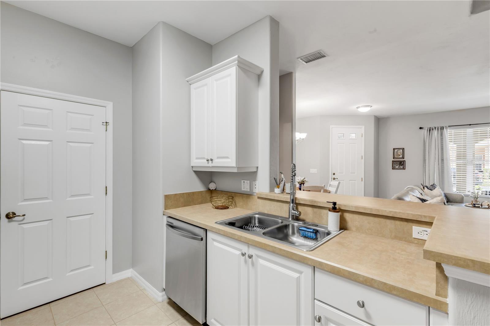 Image 18 of 58 For 3611 Casello Drive