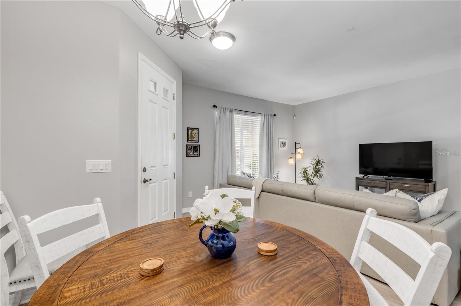 Image 7 of 58 For 3611 Casello Drive