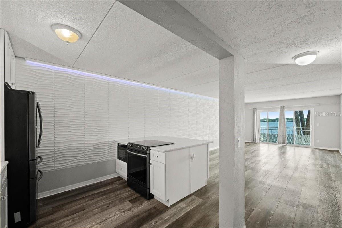 Image 3 of 12 For 411 Halifax Avenue 212