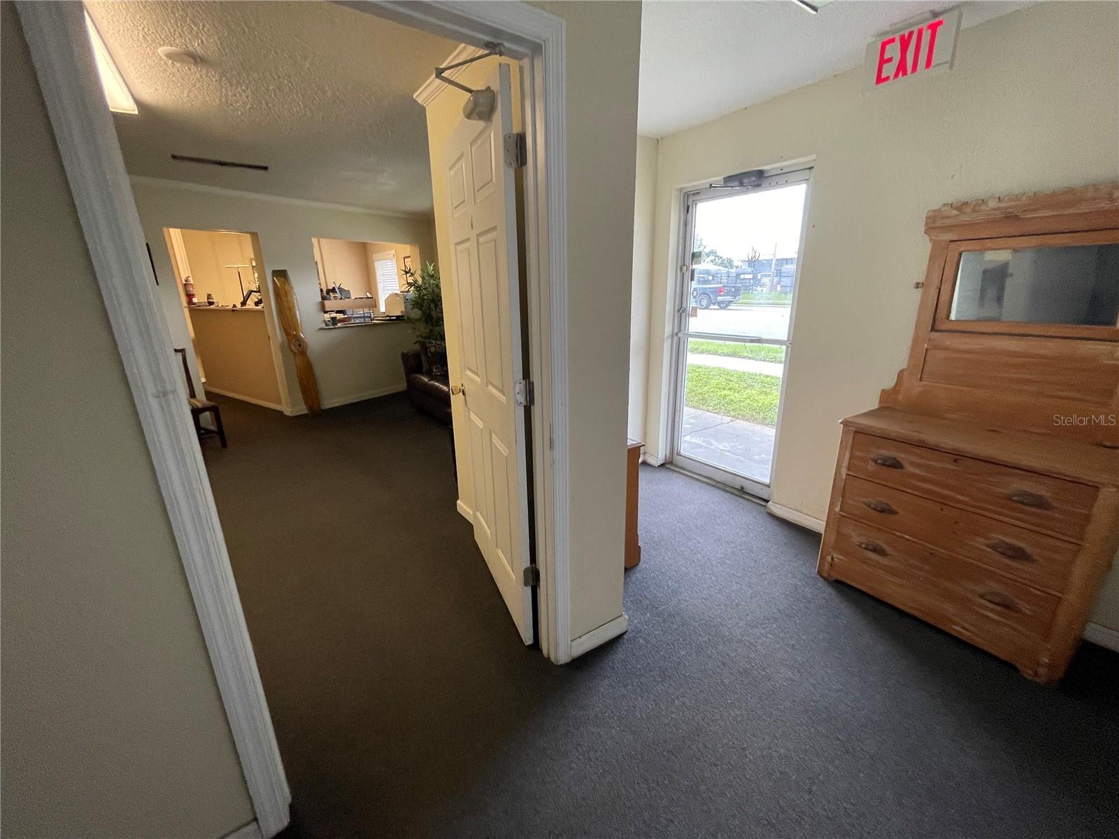 Image 11 of 21 For 2909 Old Winter Garden Road