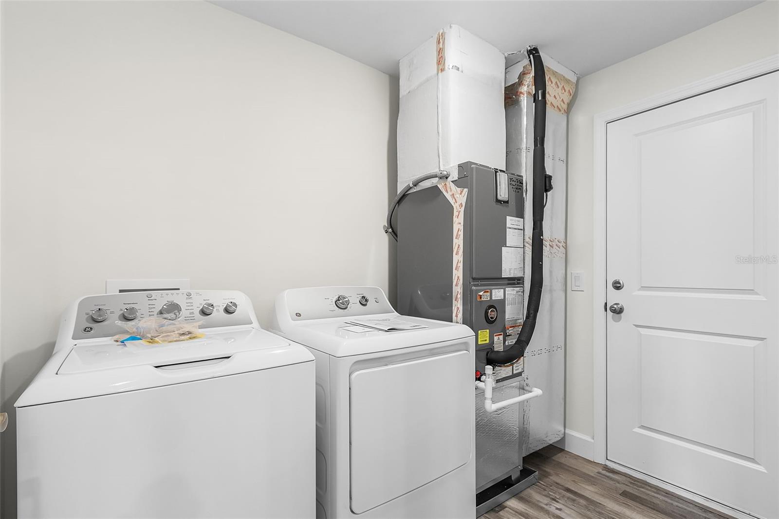 Image 17 of 31 For 1722 2nd Place