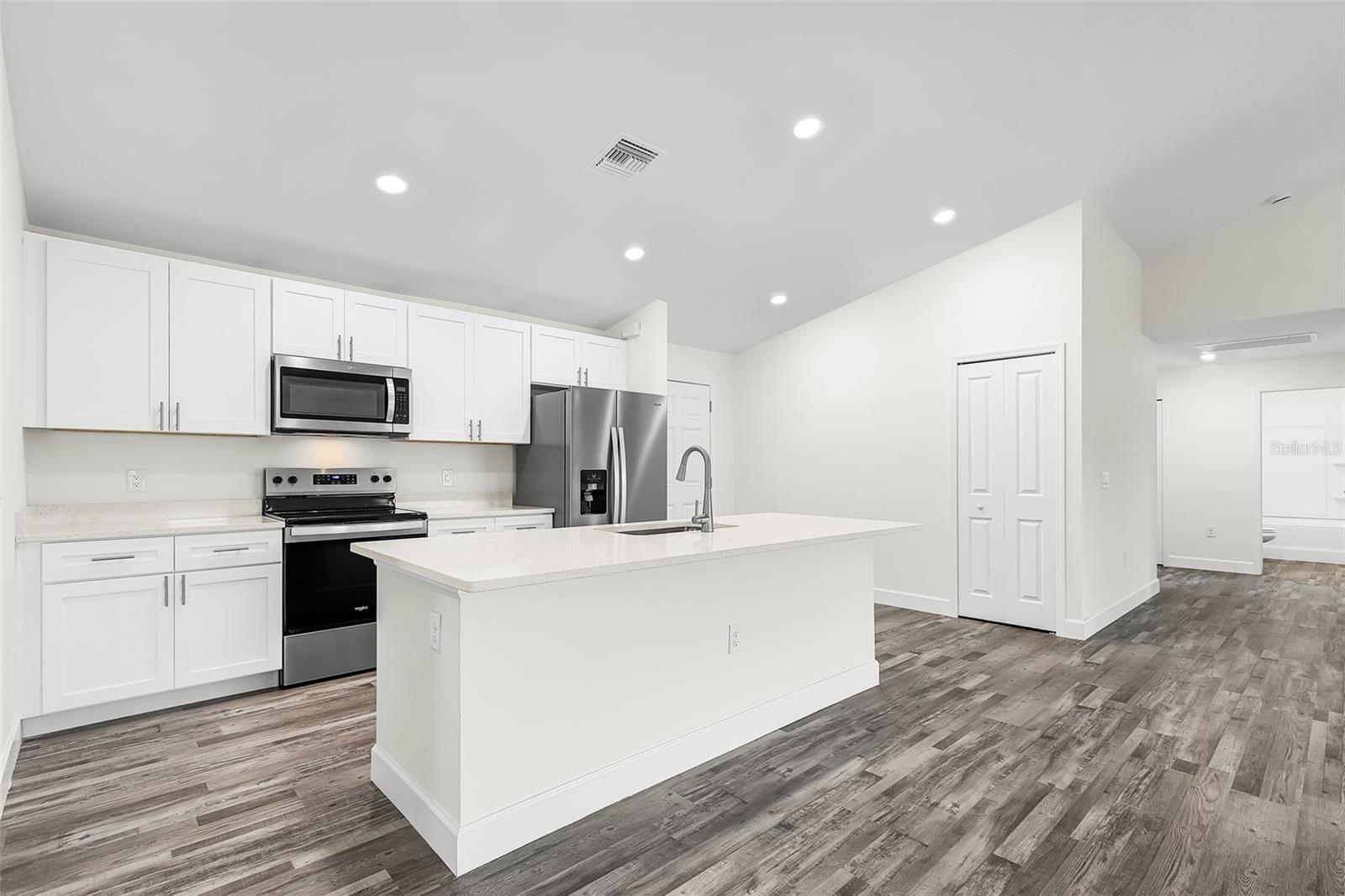 Image 3 of 31 For 1722 2nd Place