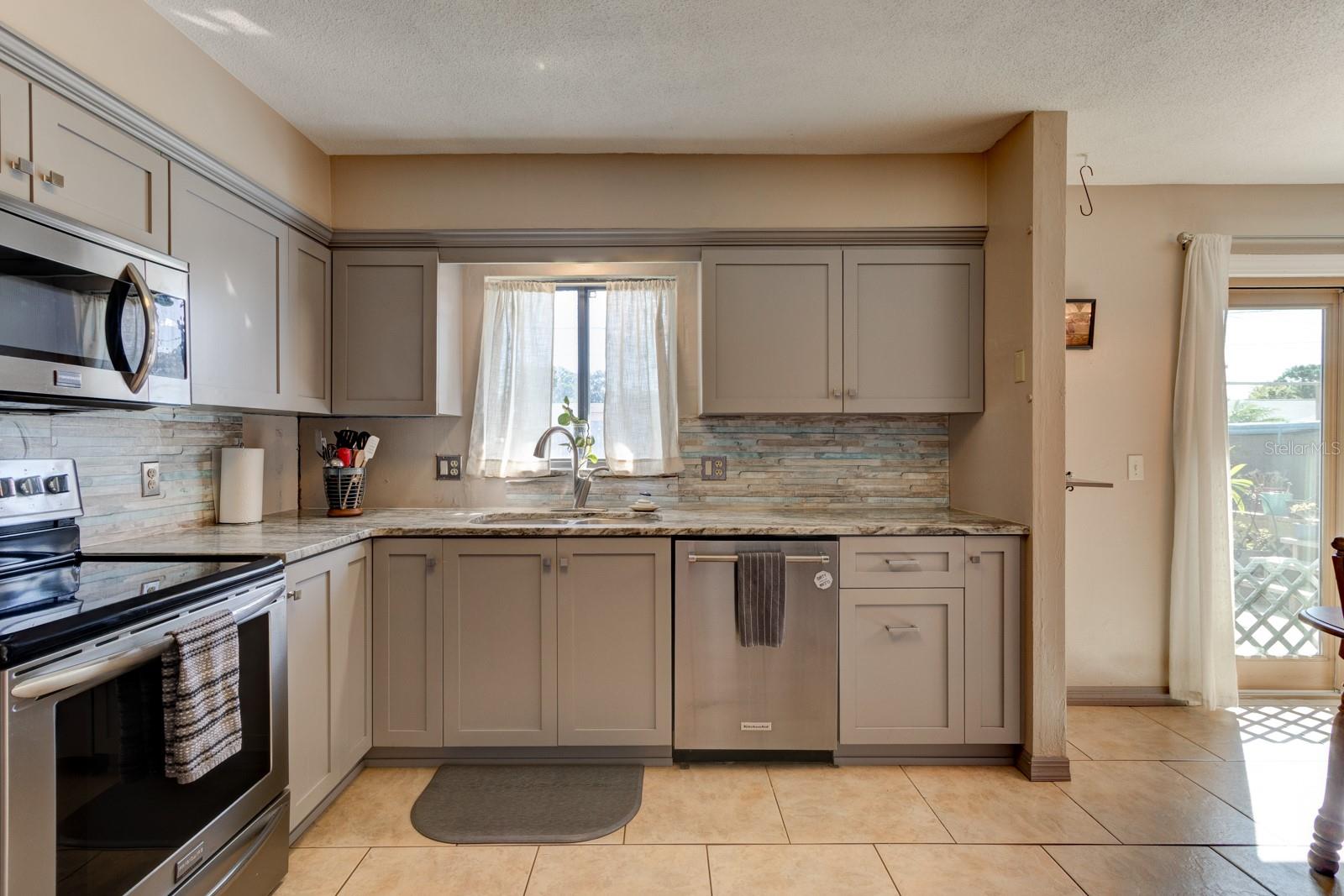 Image 11 of 21 For 3323 Pine Tree Drive