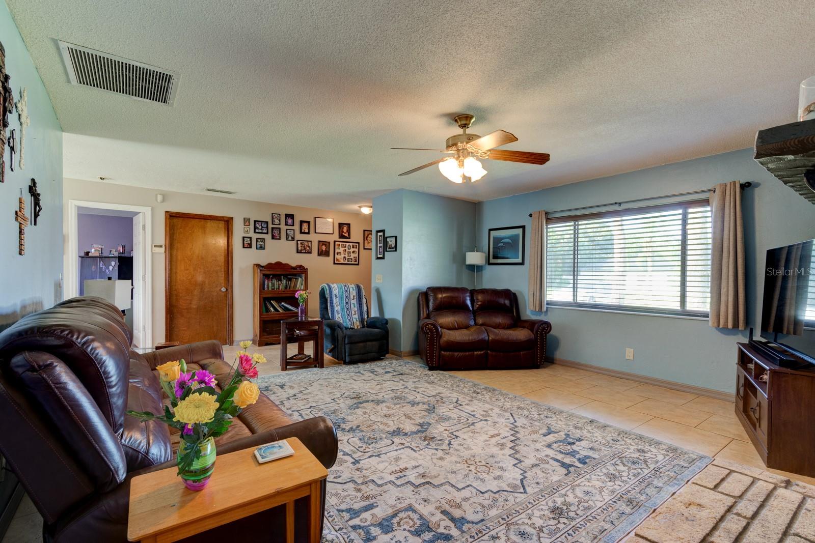 Image 5 of 21 For 3323 Pine Tree Drive