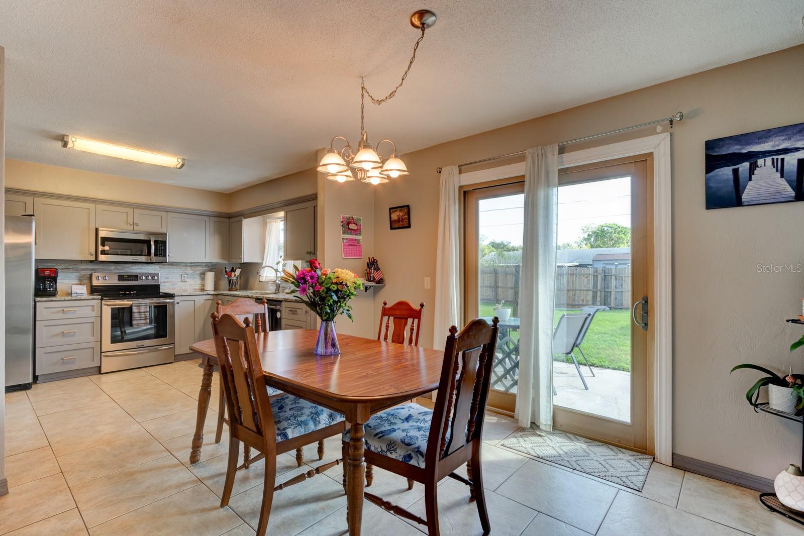 Image 7 of 21 For 3323 Pine Tree Drive