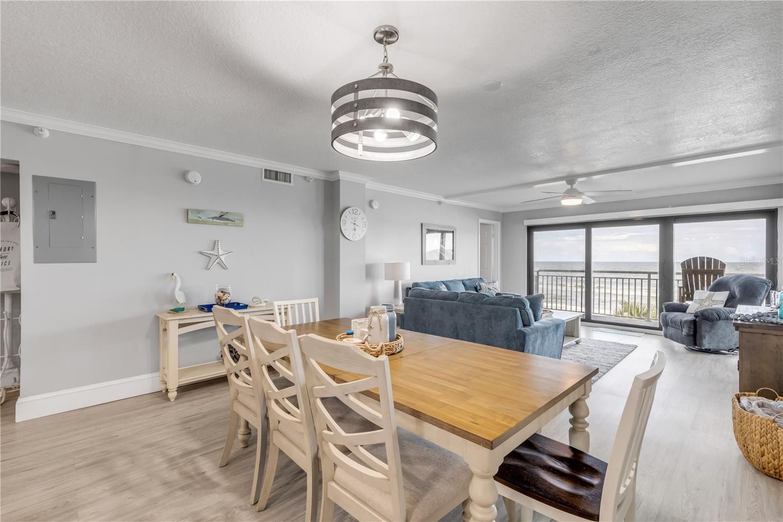 Image 11 of 49 For 5303 Atlantic Avenue 370