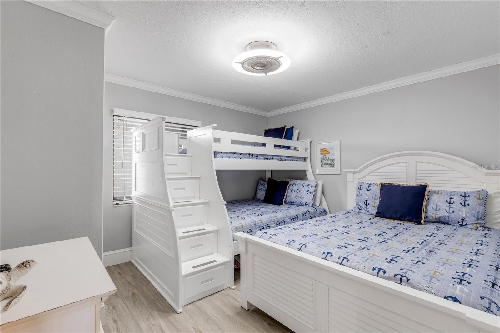 Image 30 of 49 For 5303 Atlantic Avenue 370