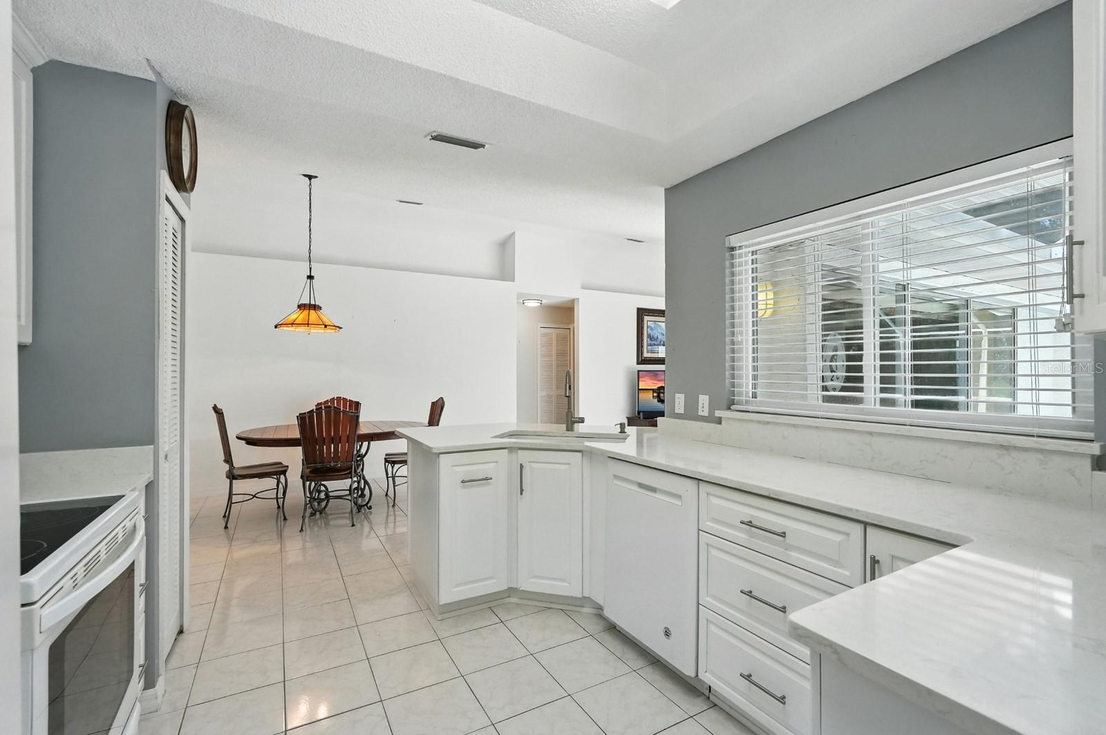 Image 20 of 58 For 3929 Oak Crest Circle